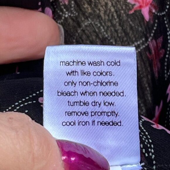 Elizabeth And James EUC Long Sleeve Black Pink Floral Sheer Smocked Neck Top Med - Picture 10 of 16